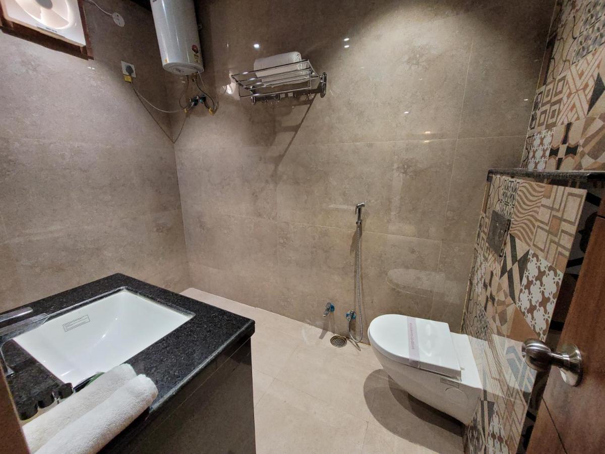 Aura Gold Resort Udaipur Buitenkant foto