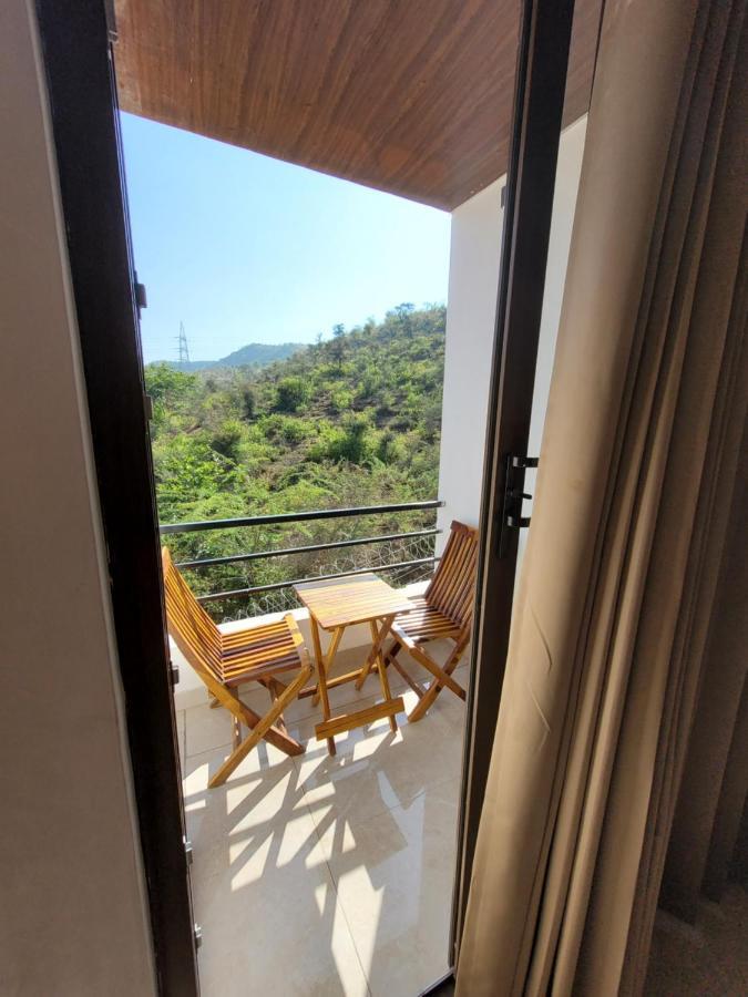 Aura Gold Resort Udaipur Buitenkant foto
