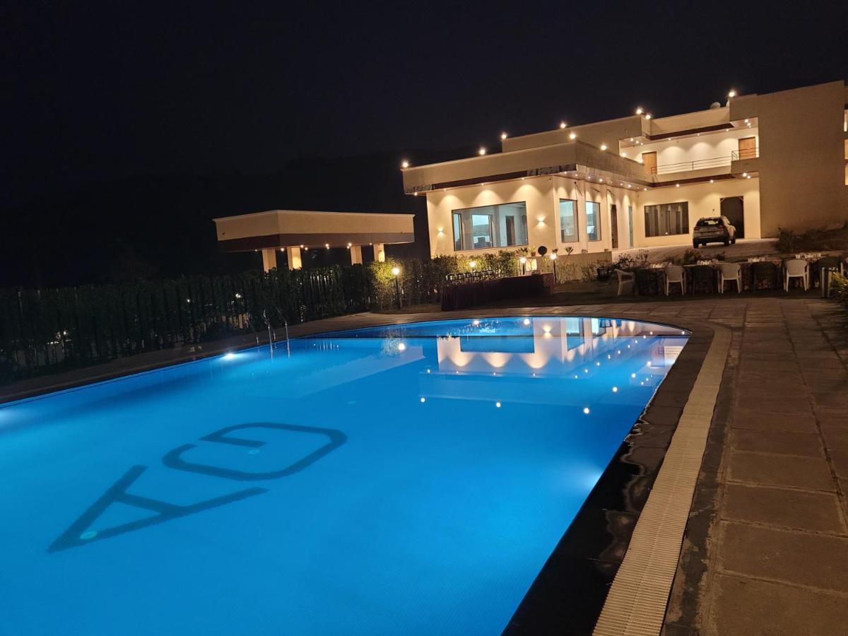 Aura Gold Resort Udaipur Buitenkant foto