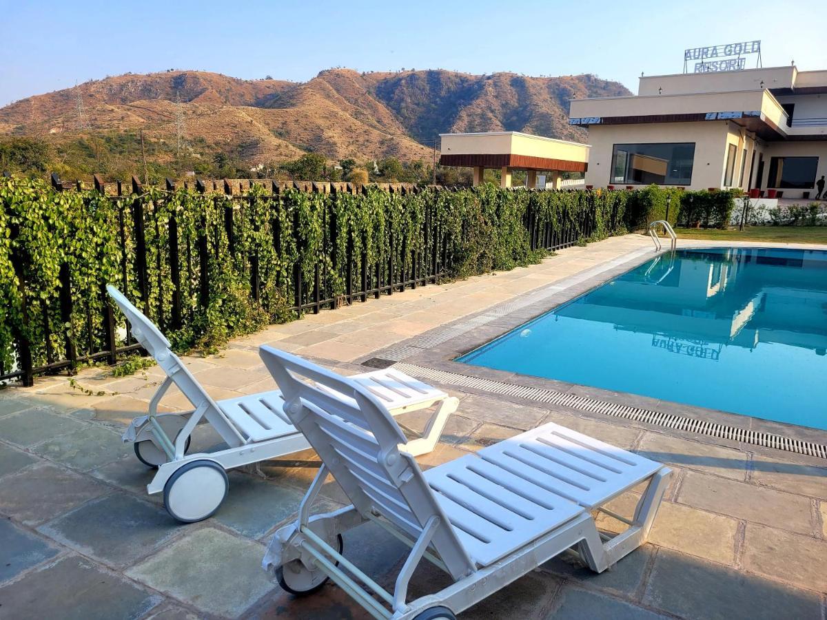 Aura Gold Resort Udaipur Buitenkant foto